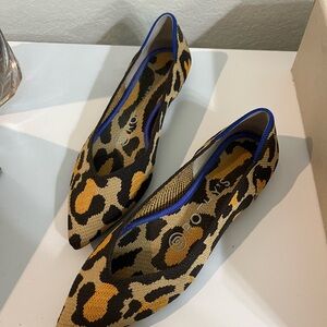 Stylish Leopard Print Women's Shoes with Blue Accents